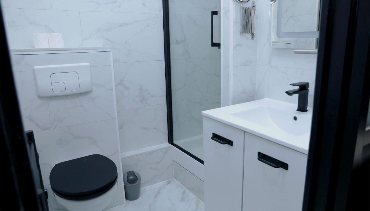 Champs Elysees & Arc De Triomphe - Cityapartmentstay * Parijs